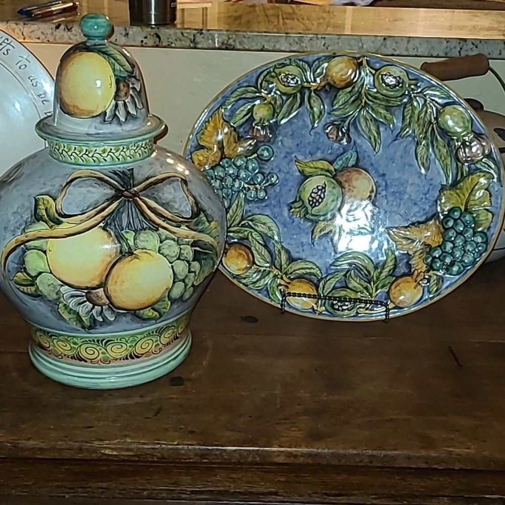 Majolica pottery : Santa Rosa pattern. 2 pieces.(made in mexico) handcrafted.